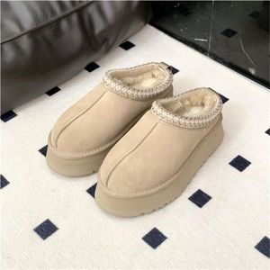 Platform Tasman Slippers in Beige Size 8
